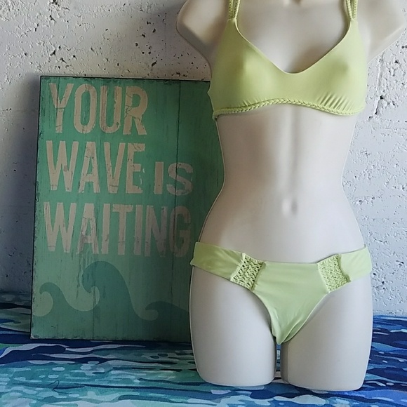FRANKIE'S BIKINIS KAIA TOP & VALENTINA BOTTOMS - Picture 3 of 6
